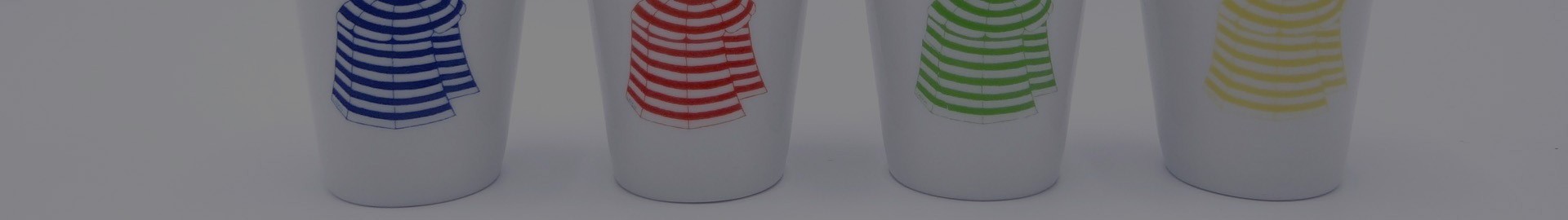Plats et de tasses en porcelaine pour des tables gaies et créatives